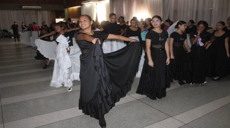 Impulsan formación cultural con clases de danza nacionalista en el estado Aragua